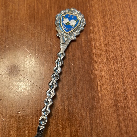 Souvenir spoons from British Columbia - Picture 4 of 9